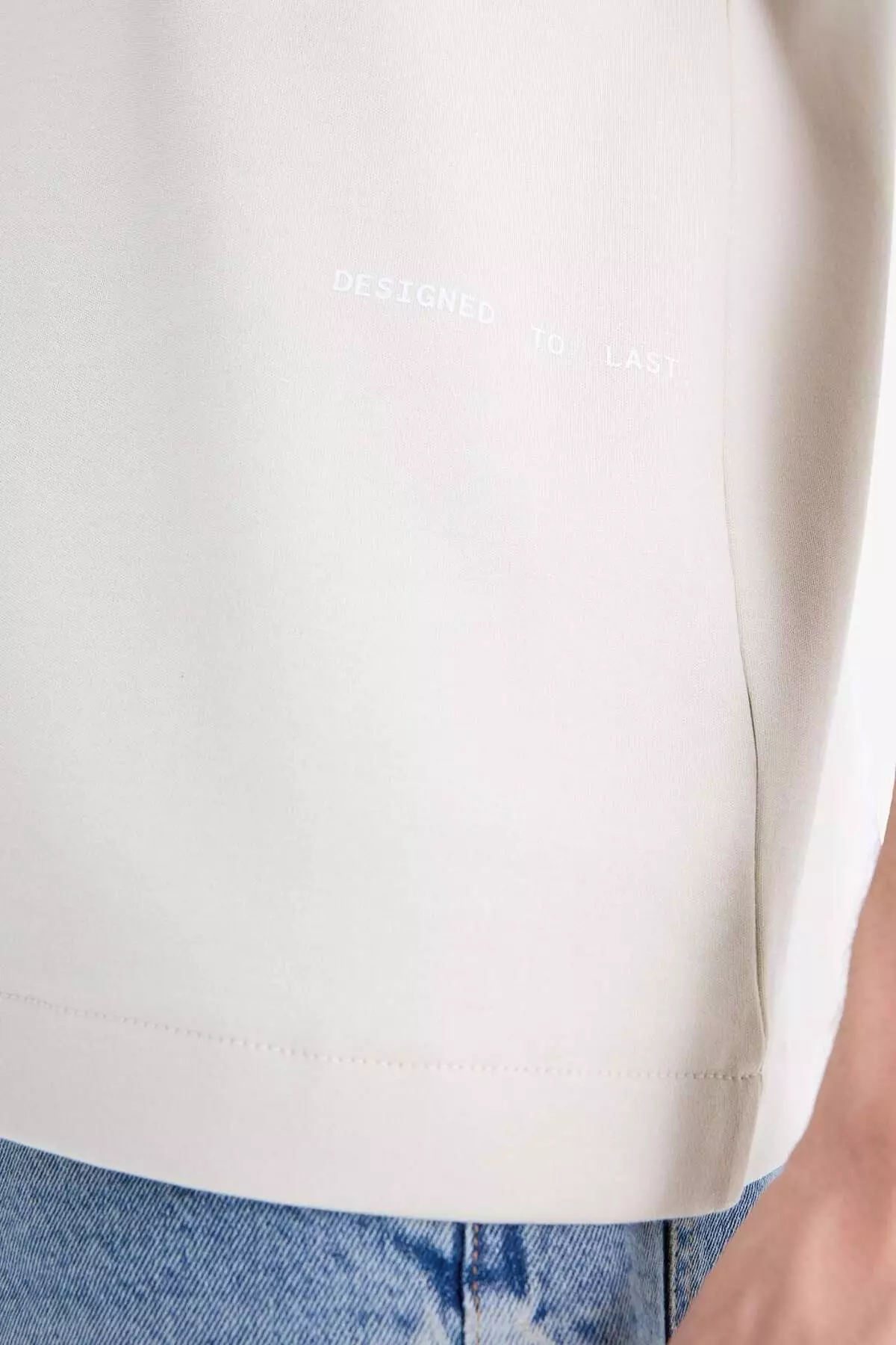 100% Cotton Boxy Fit Crew Neck Printed Undershirt C5040Ax25Hs