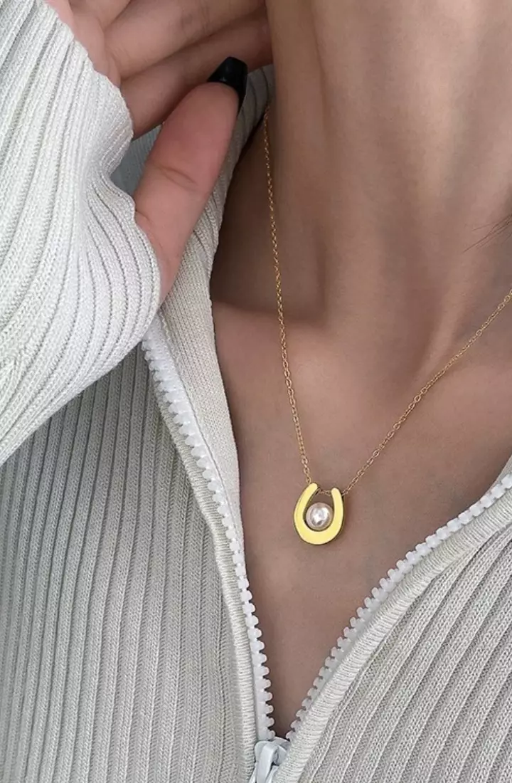 Unice Unique "U" Shape with Pearl Pendant Chain Necklace in Gold