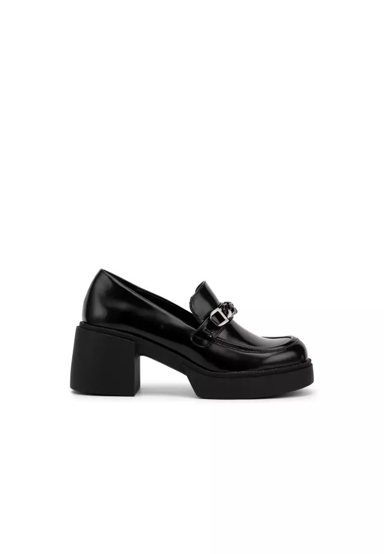 Discount on Nose  shoes - SKU: Embellished Chain Loafer
