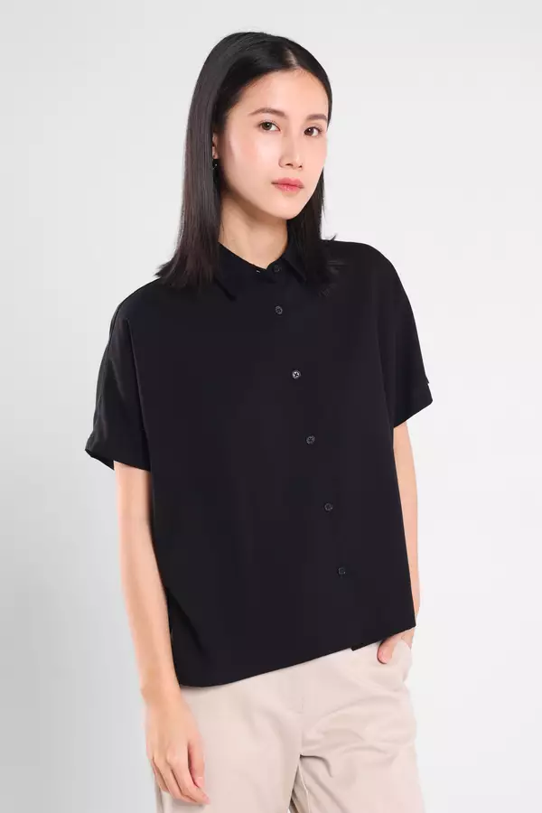 Minimal - Anya - Kemeja Rayon Lengan Pendek - Black Colour Black