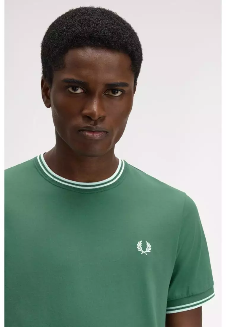 Fred Perry M1588  Twin Tipped T-Shirt (Sport Green / Track Blue / Track Blue)