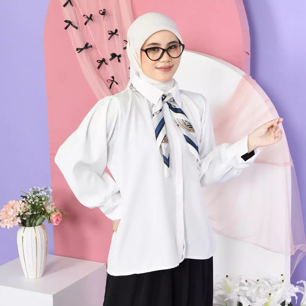 Lovia Blouse Kemeja Wanita - Broken White M20047 R33S6