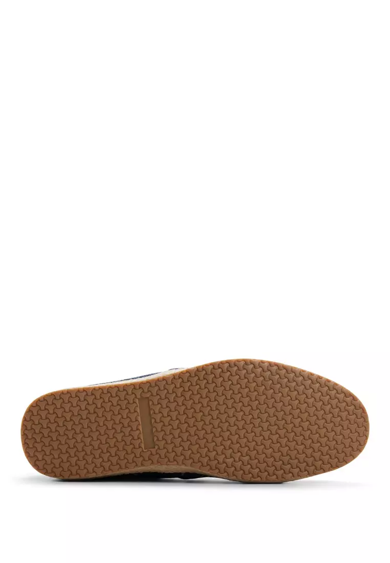 Tultarosa Slip Ons
