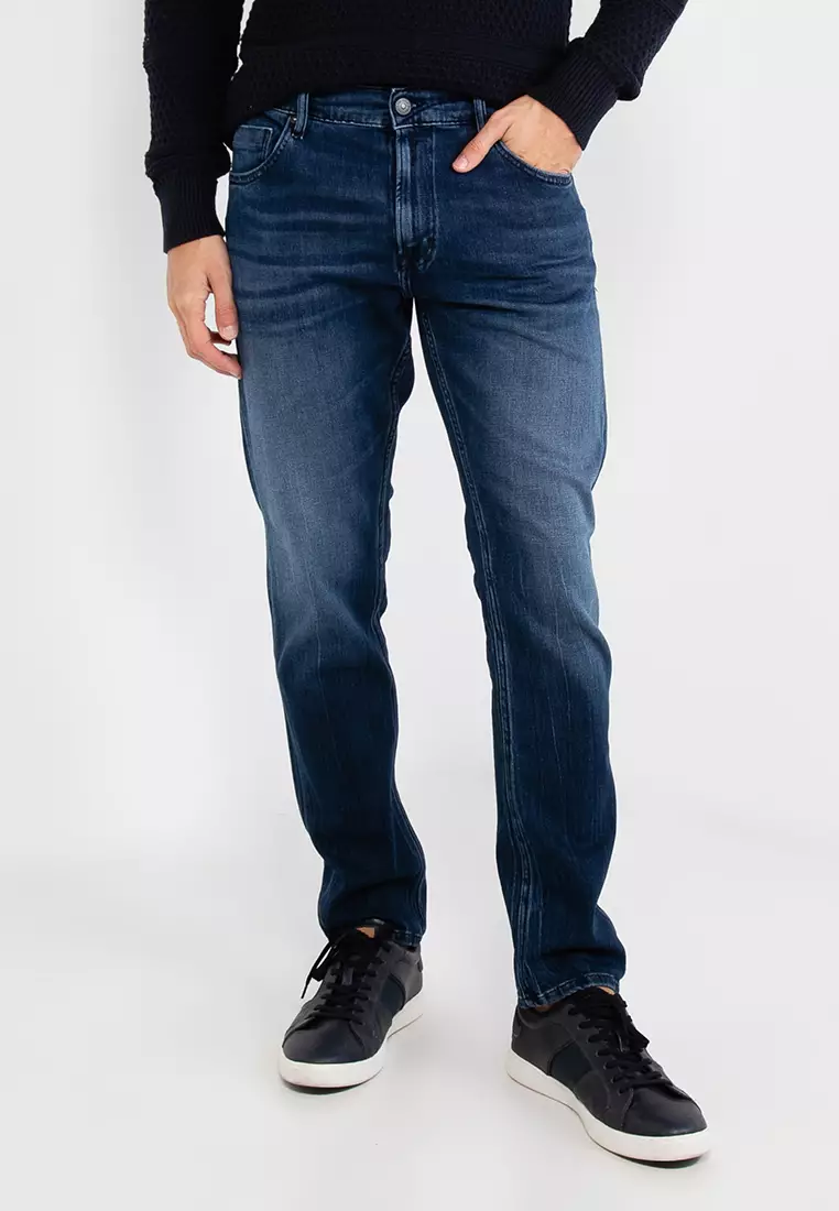 Tapered fit jeans online discount