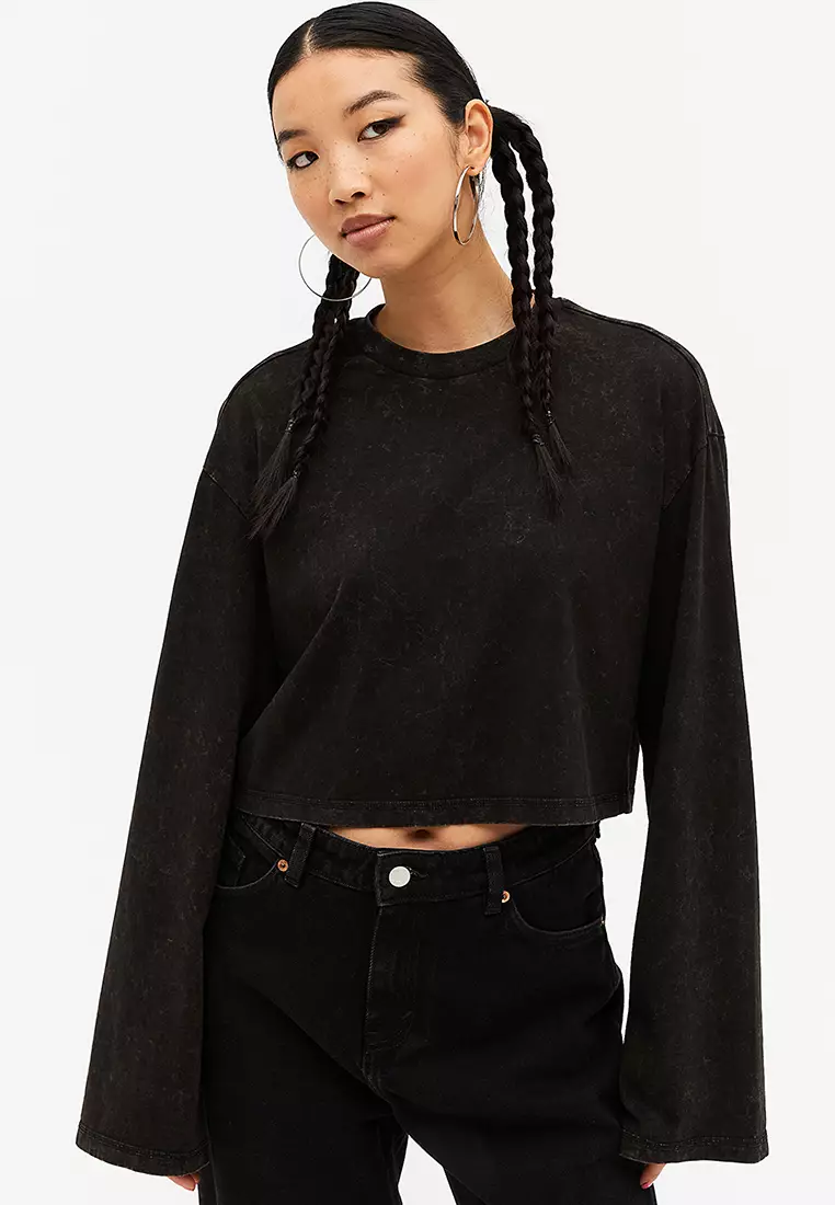 Black Yue Long Sleeve Cropped Top – CHANCE