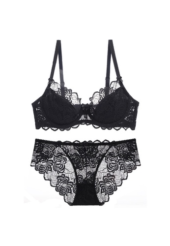 W.Excellence black Premium Black Lace Lingerie Set (Bra and Underwear) D6F31USBFF23E4GS_1
