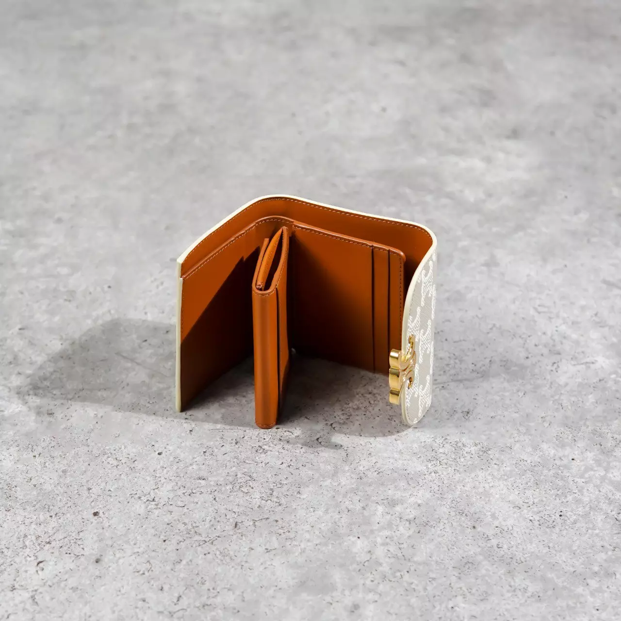 Dompet CELINE GHW TRIOMPHE MONOGRAM BEIGE FLAP TRIFOLD WALLET 100% ORIGINAL