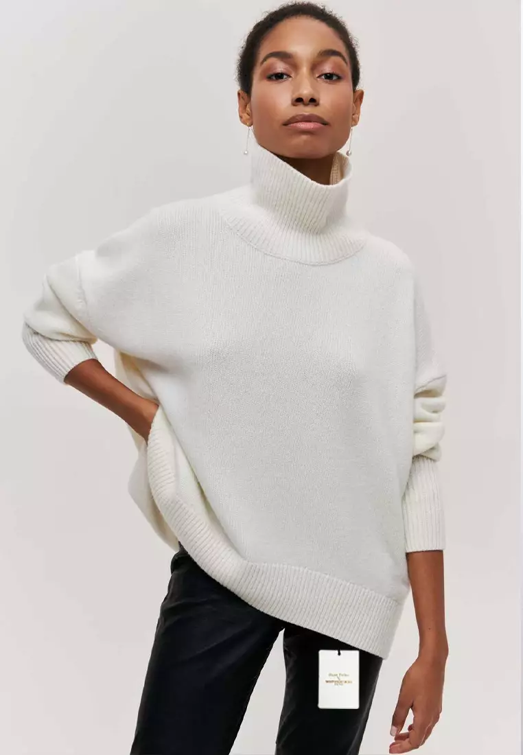 White loose outlet turtleneck sweater