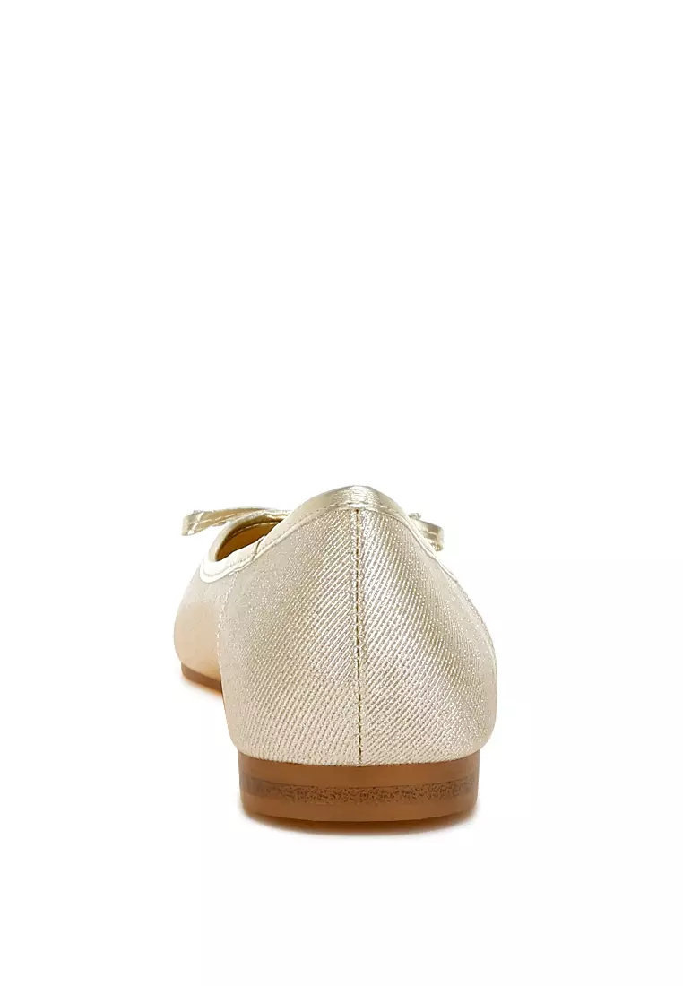 Sepatu Balet Metalik Warna Emas