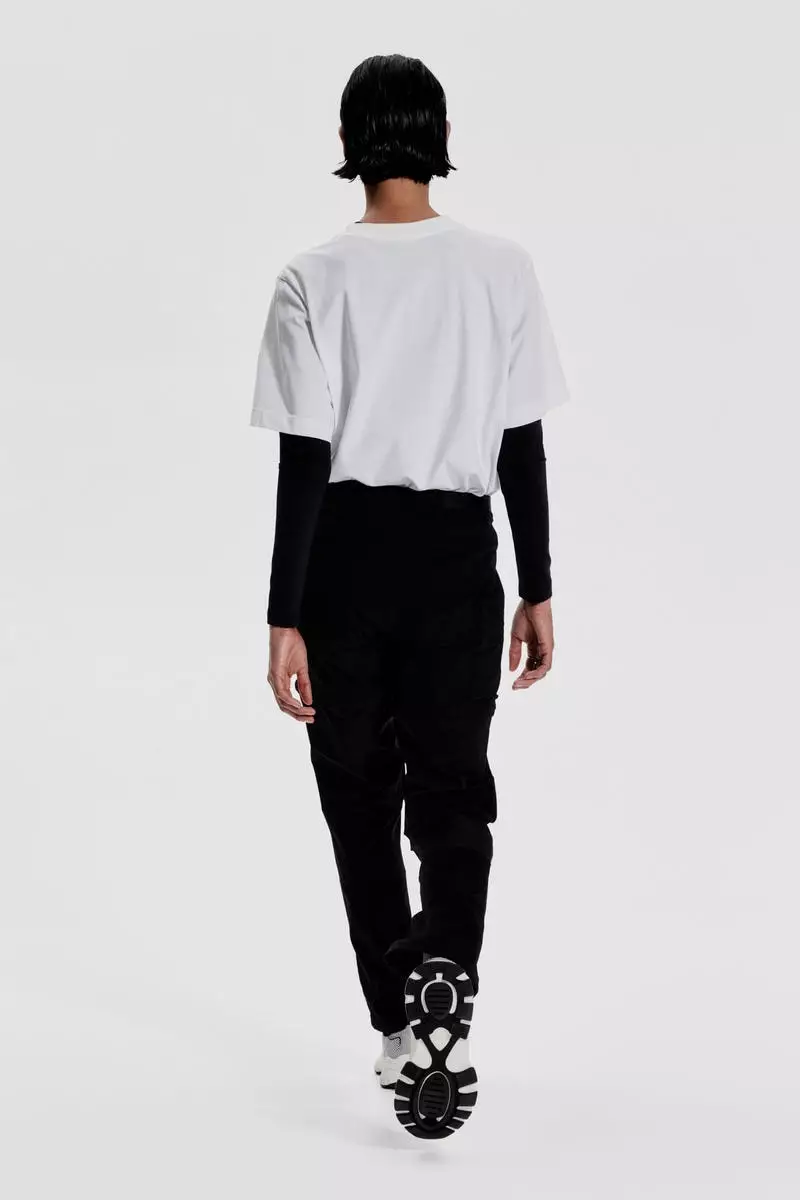 Water-repellent zip-off hiking trousers