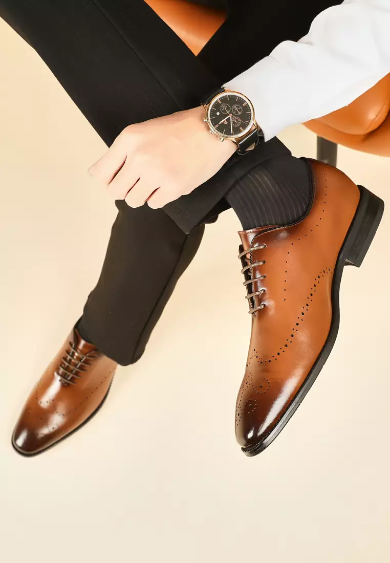 Buy Twenty Eight Shoes Brogue Leather Oxford KB18299-10B 2026