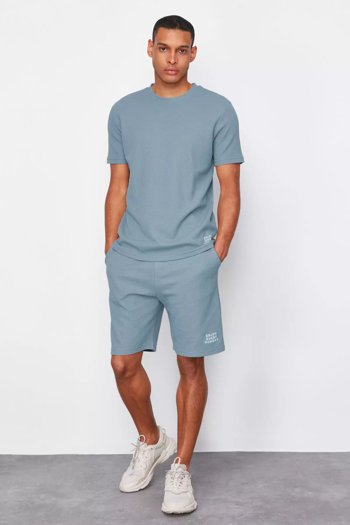 Textured Graphic Pyjama Set