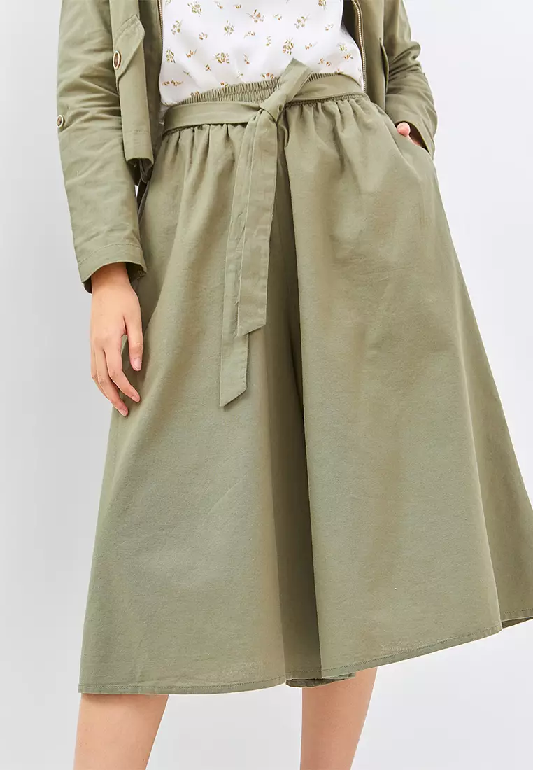 C2 Trieka Green Wide Culotte Pants Wanita