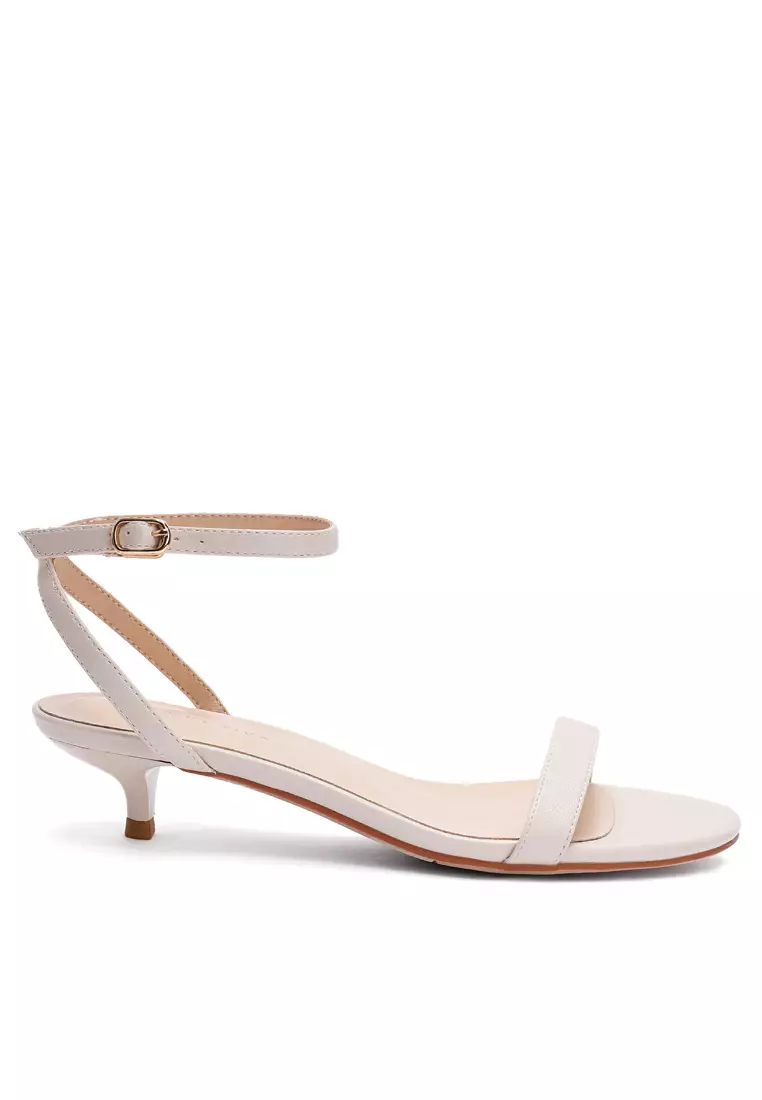 Discount on Twenty Eight Shoes  shoes - SKU: 4cm Strap Low Heels Sandals 235-1