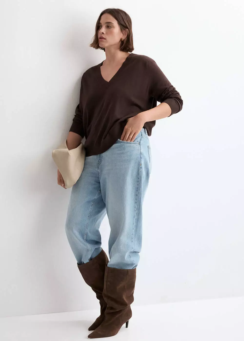 Sweater rajut kerah V