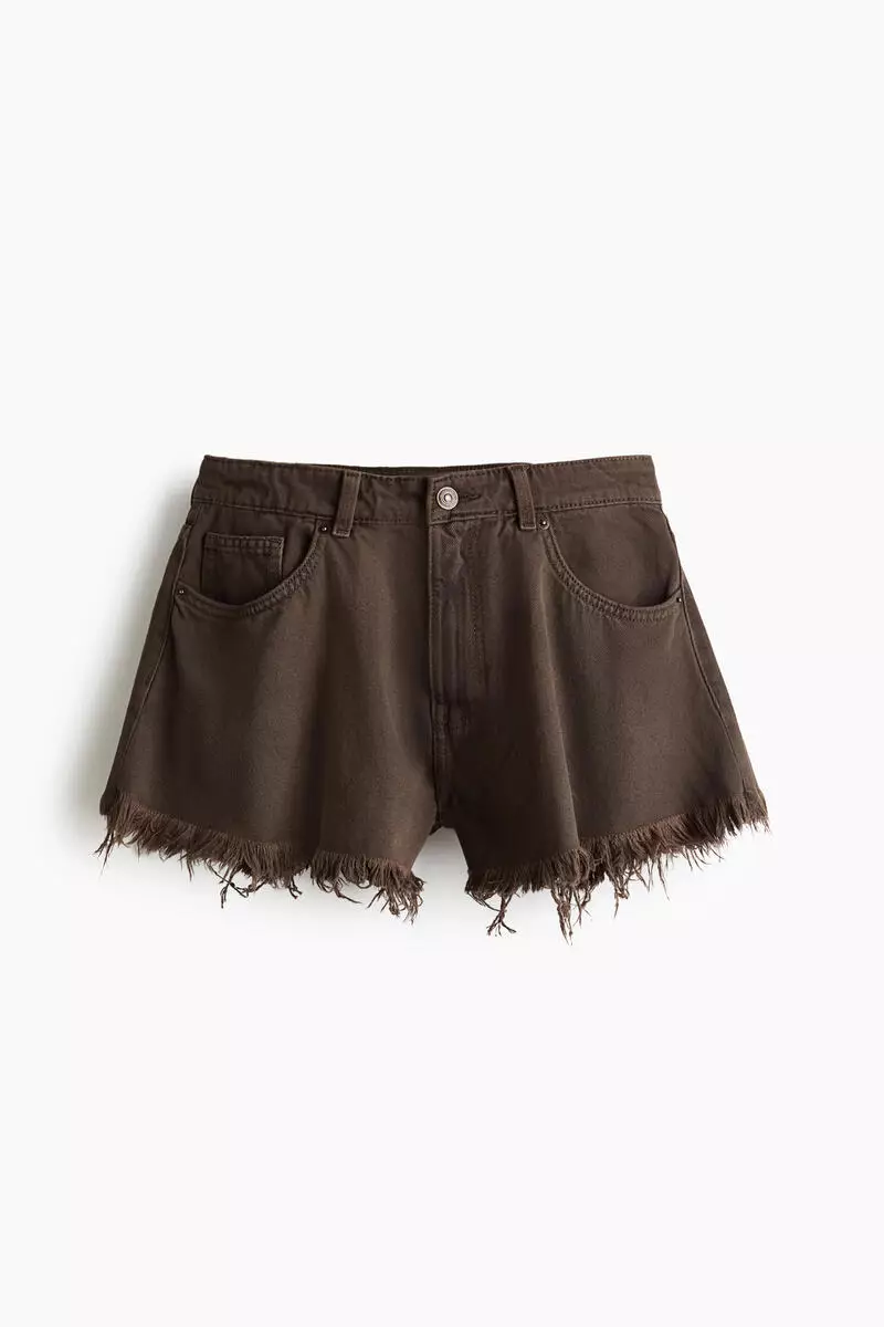 Frayed denim shorts