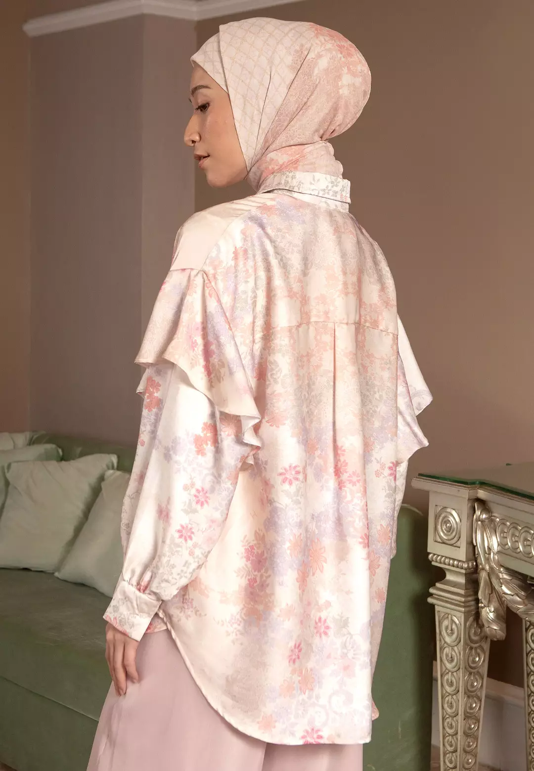 HijabChic Thea Top Peach - Atasan Lebaran Wanita Motif Floral Cantik