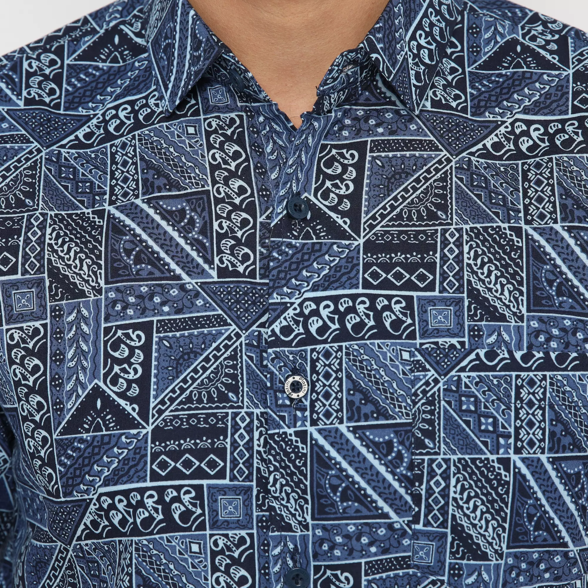 Platini Kemeja Print Pria Lengan Pendek Navy Biru 132137