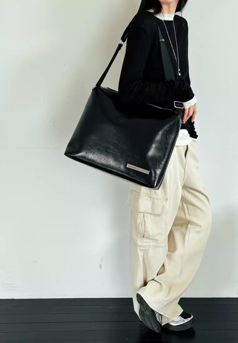 LOWELL Vegan Leather Shoulder Bag Black