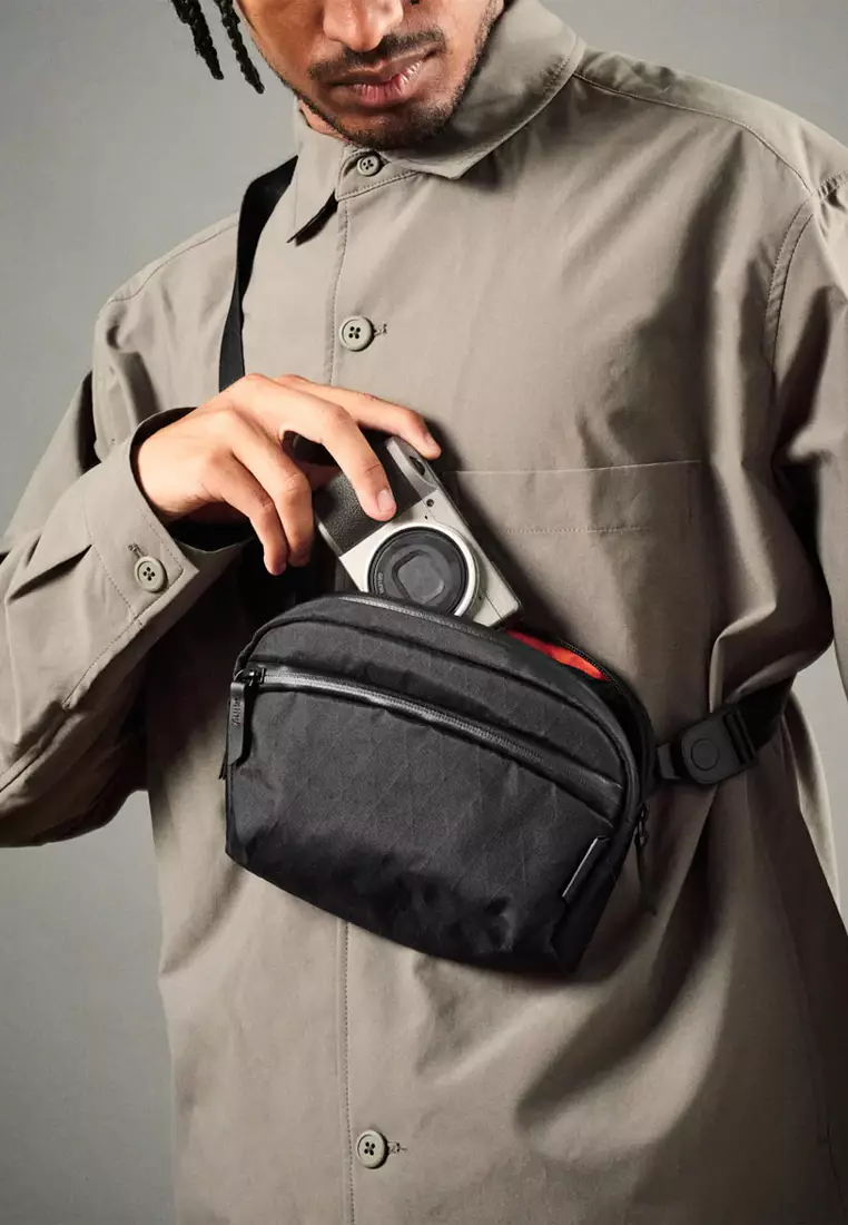 Alpaka Flight Sling 1L - Black VX42