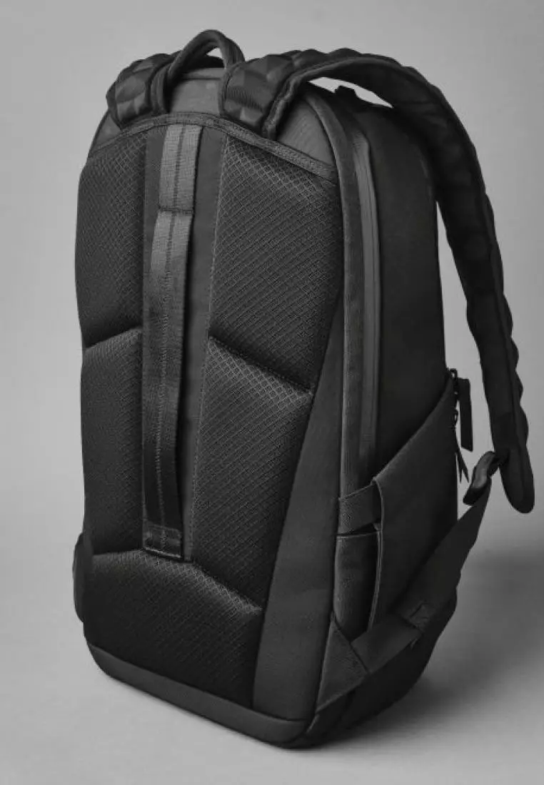 ALPAKA ELEMENTS BACKPACK PRO AXOFLUX 600D (BLACK)