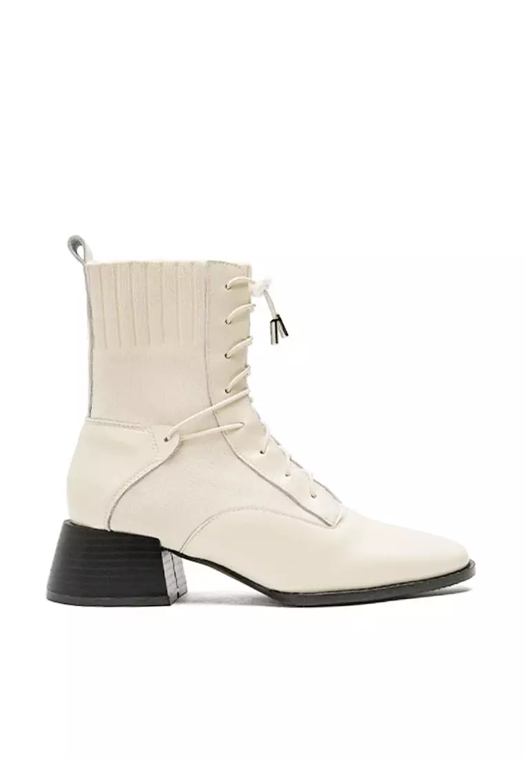 White lace up sales snow boots