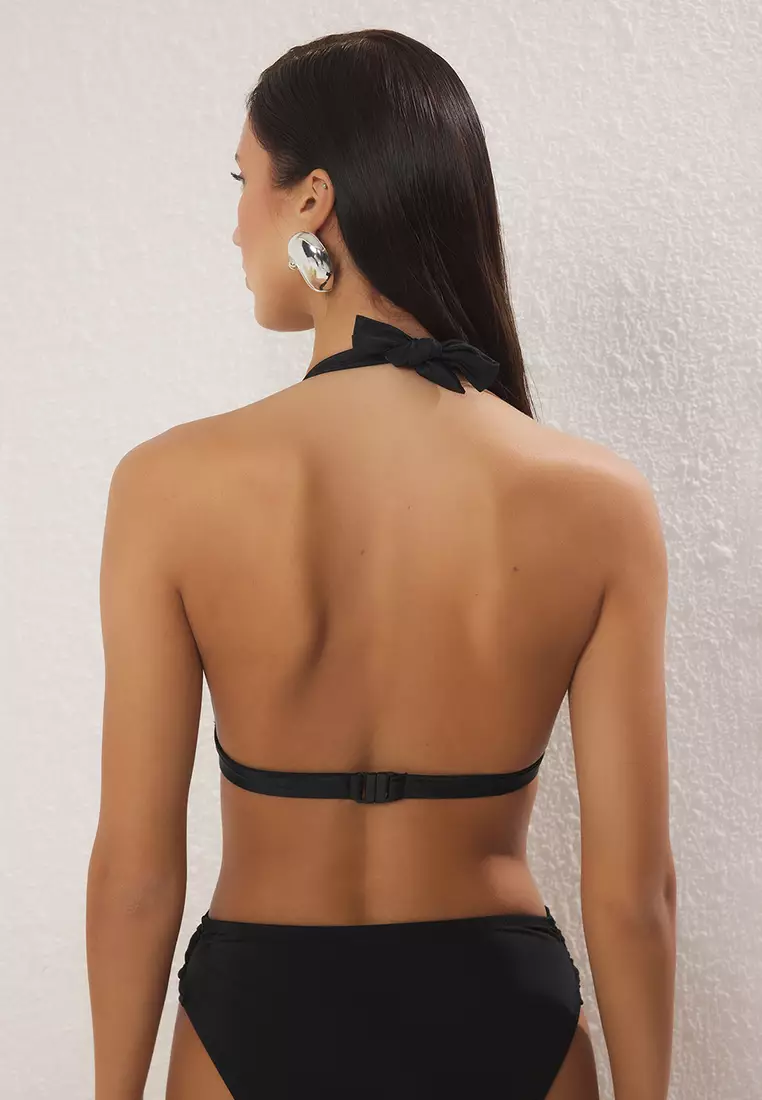 Black Triangle Halter Bikini Top TBESS25BU00051