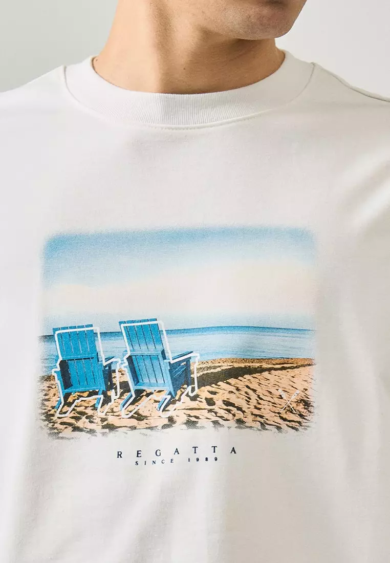 Regular Fit Beach Chair Graphic T-Shirt