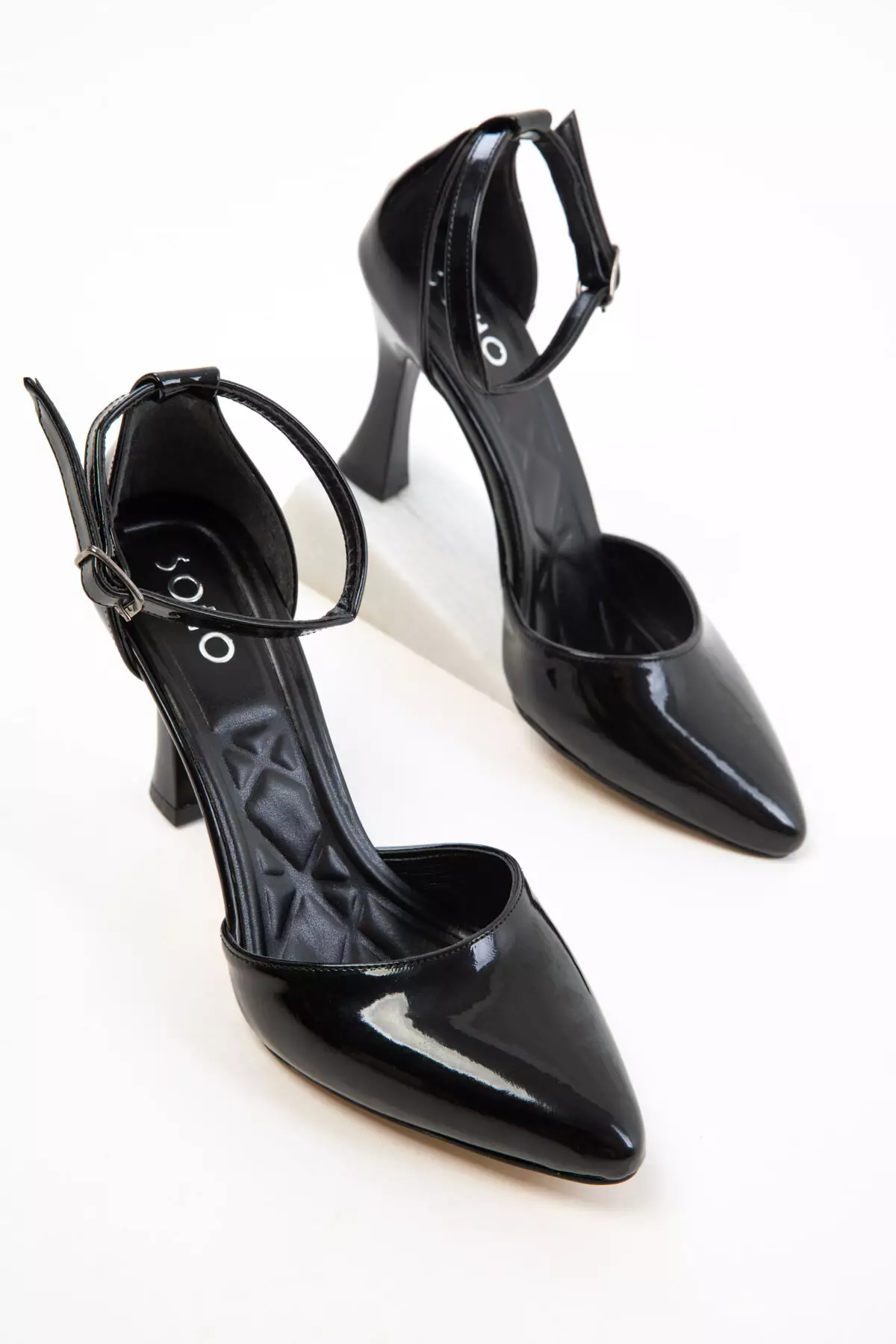 Black Patent Leather Women's Classic Heeled Shoes 17844