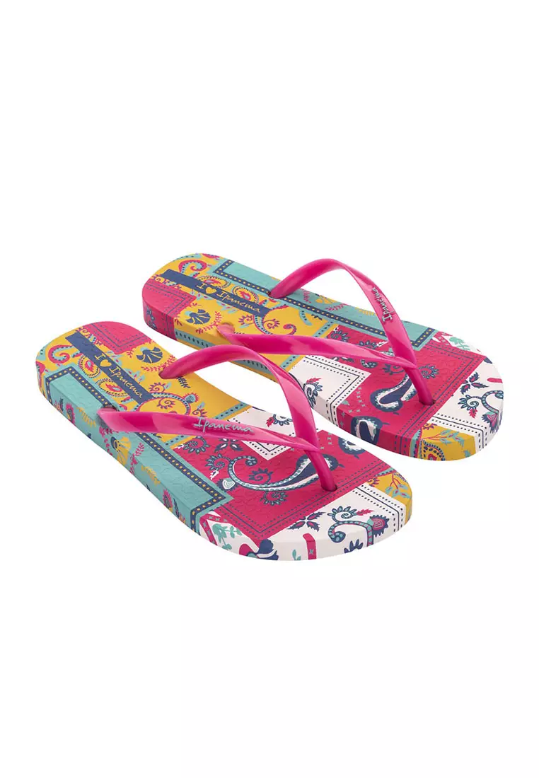 White ipanema store flip flops