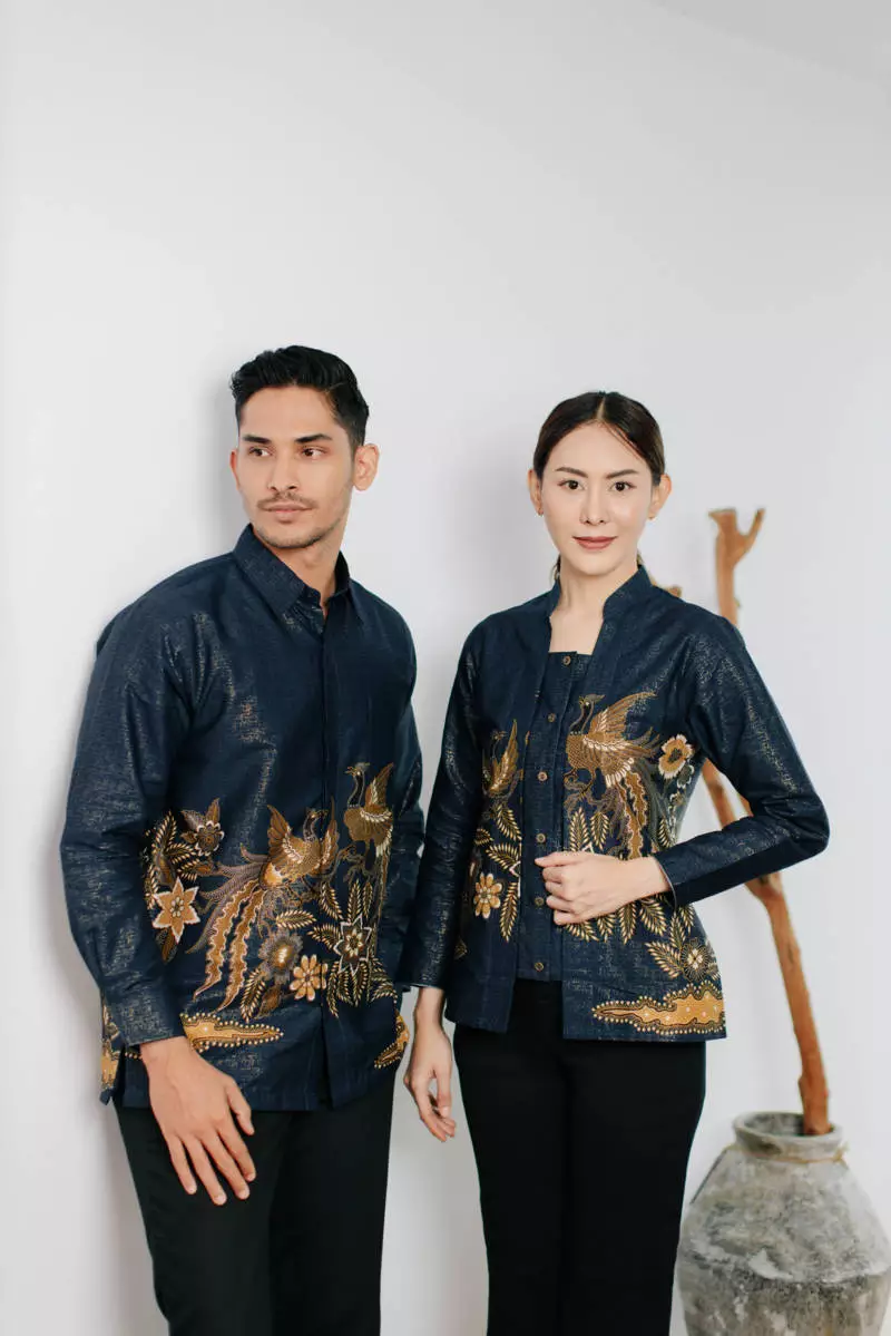 Kalyna Navy Kemeja Pria  Panjang Regular Fit Foil