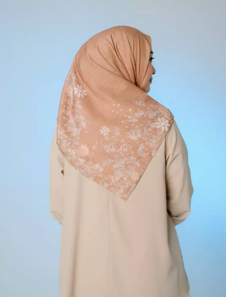 ZANIAH Scarf Mustard - Kerudung Hijab Segiempat Motif With Pouch Ziplock - Bahan Poly Fine - Ukuran 110x110