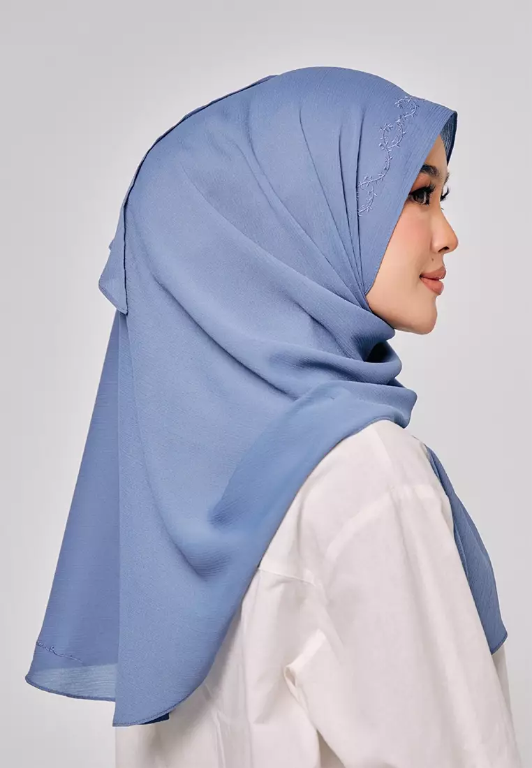 Sulam Mekar Ironless Chiffon Triangle Bawal in Dusty Blue