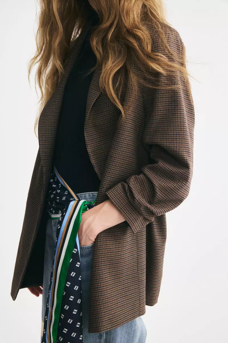 Gathered-sleeve blazer