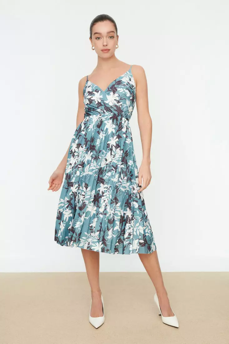 Waist Opening/Skater Midi Floral Dress