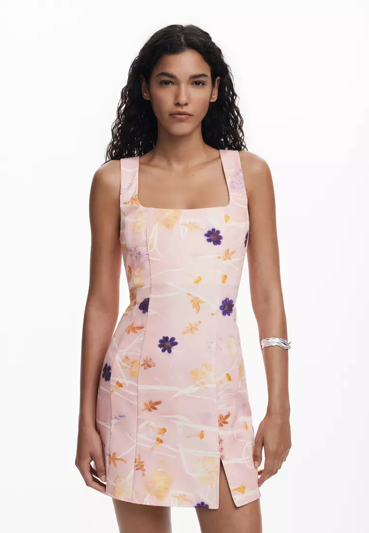 Short dress with straps