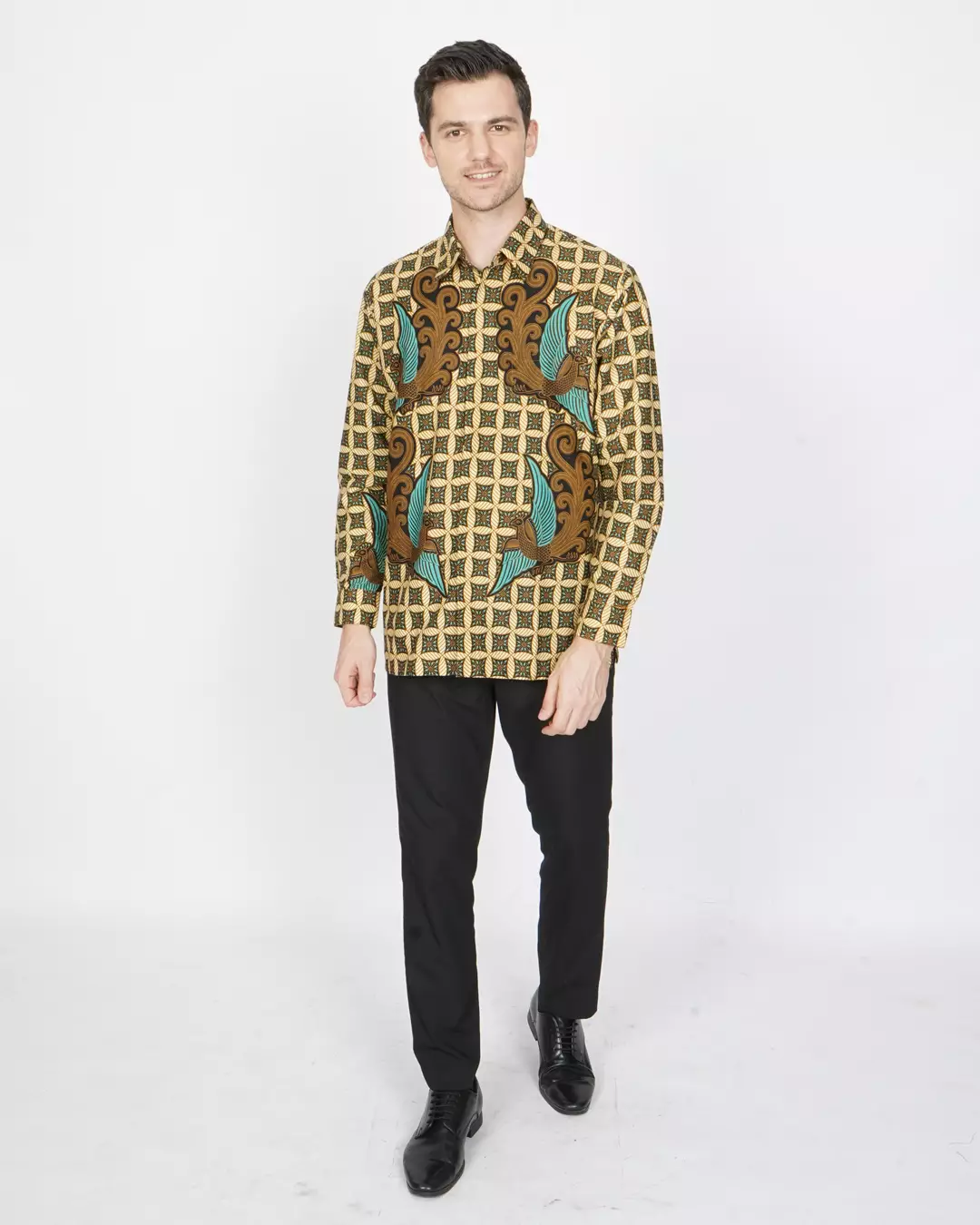Kemeja Batik Lengan Panjang Motif Kawung Merak Kembar