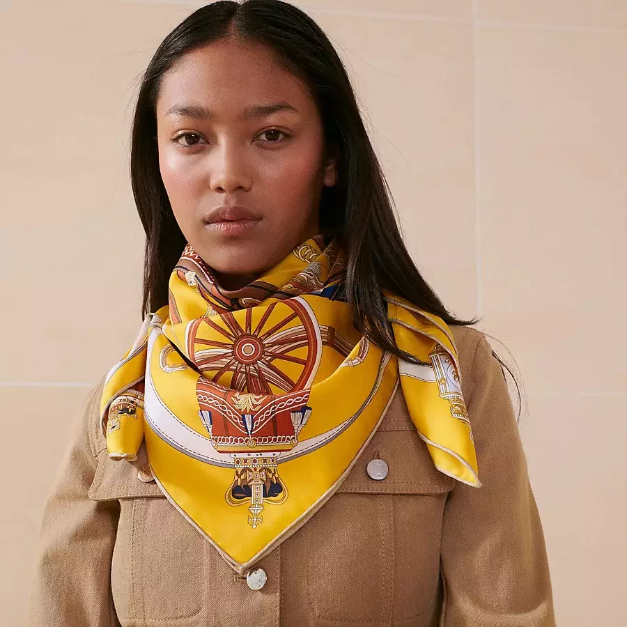 Scarf 90 X 90 Stately Wheels Jaune