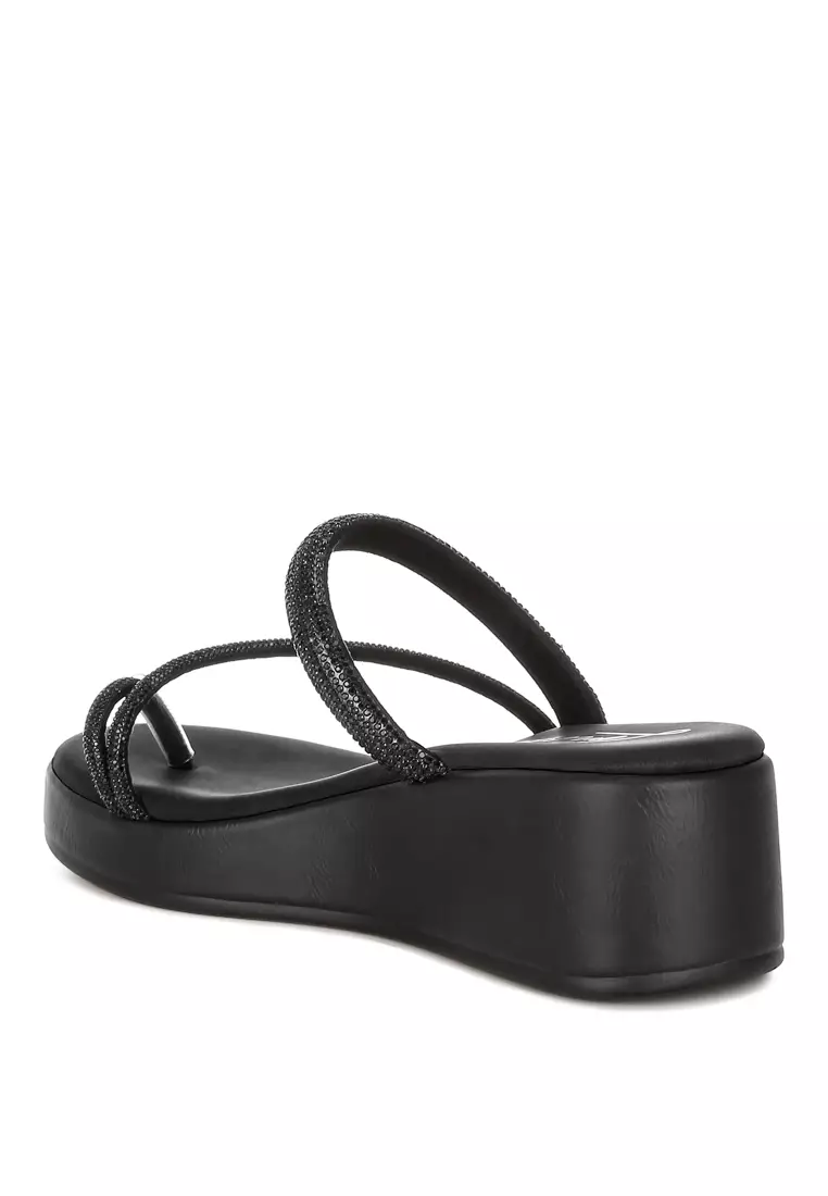 Sandal Slip On Hitam Berhias Berlian Imitasi