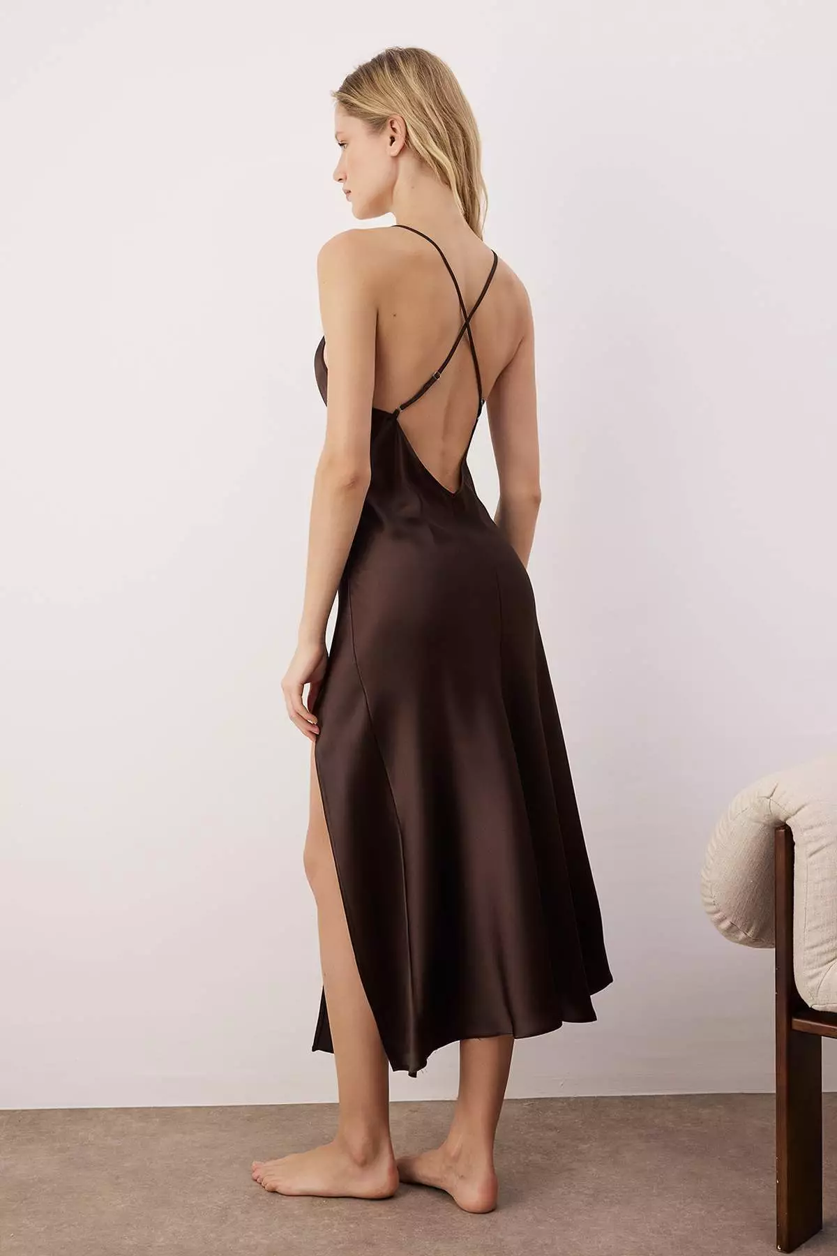 Brown Slit And Button Detailed Strap Satin Woven Nightgown Thmaw26Gc