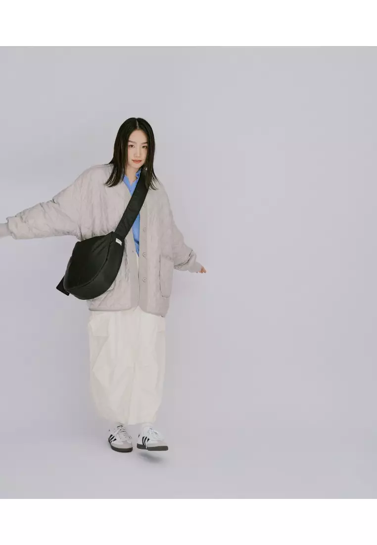 Plain-me  黑色闊帶雲朵半月包(中)