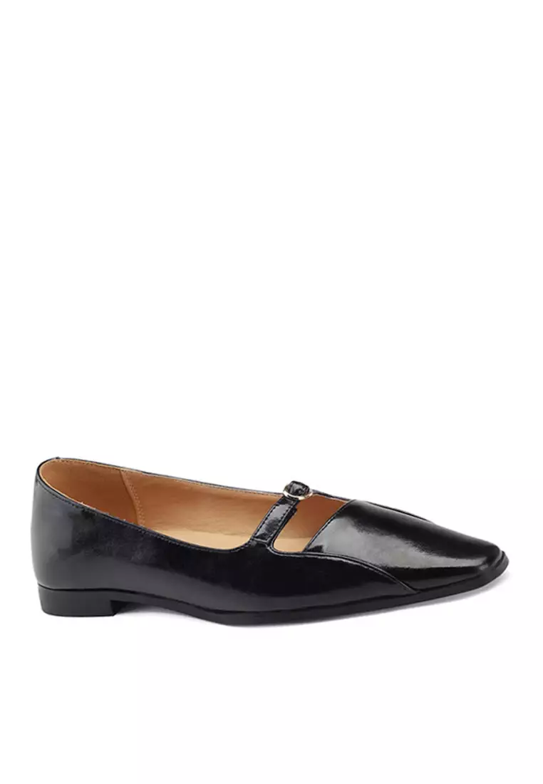 Discount on Twenty Eight Shoes  shoes - SKU: VANSA Simple Square Toe Flat Shoes VSW-F0206677A