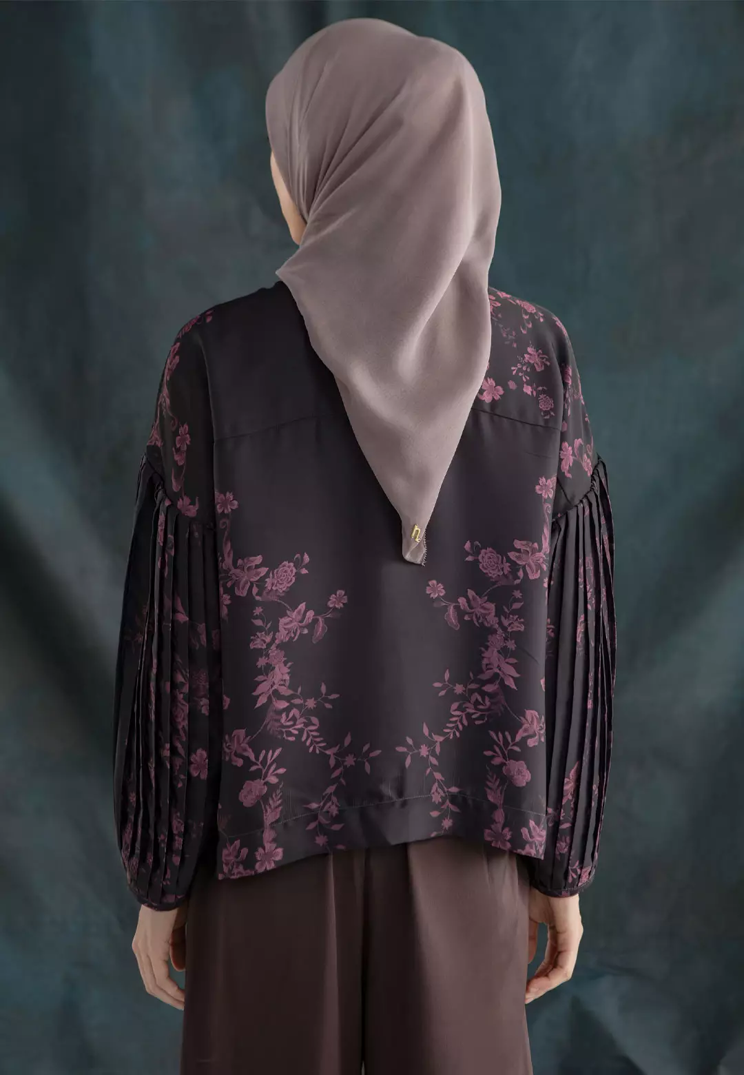 HijabChic Maeve Top Plum - Kemeja Lebaran Satin Premium Motif Floral Classy