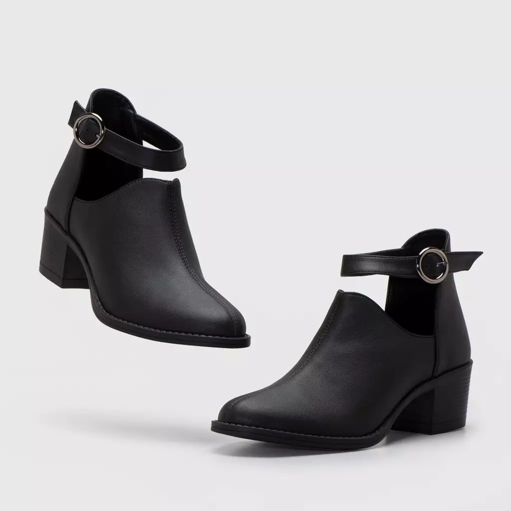 Lodka Boots Black Heels