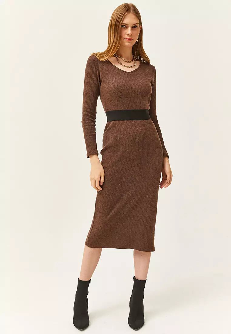 V-Neck Ribbed Midi Dress