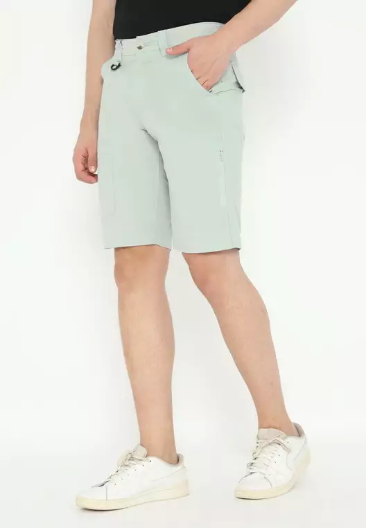 POLICE Celana Pendek Cargo Parasut Kantong Zipper Regular Fit Pria