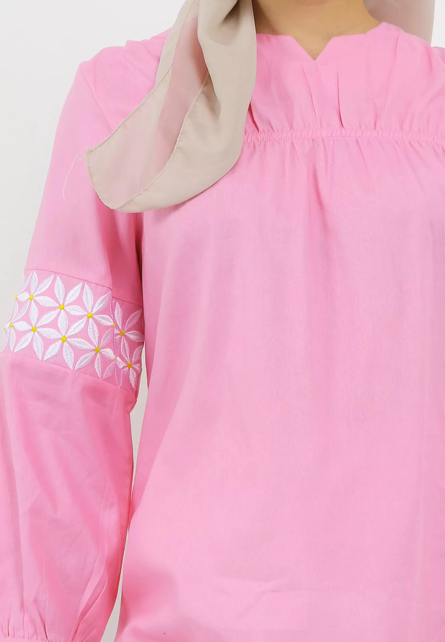 MFMW Vavynda Atasan Blouse Pink Motif