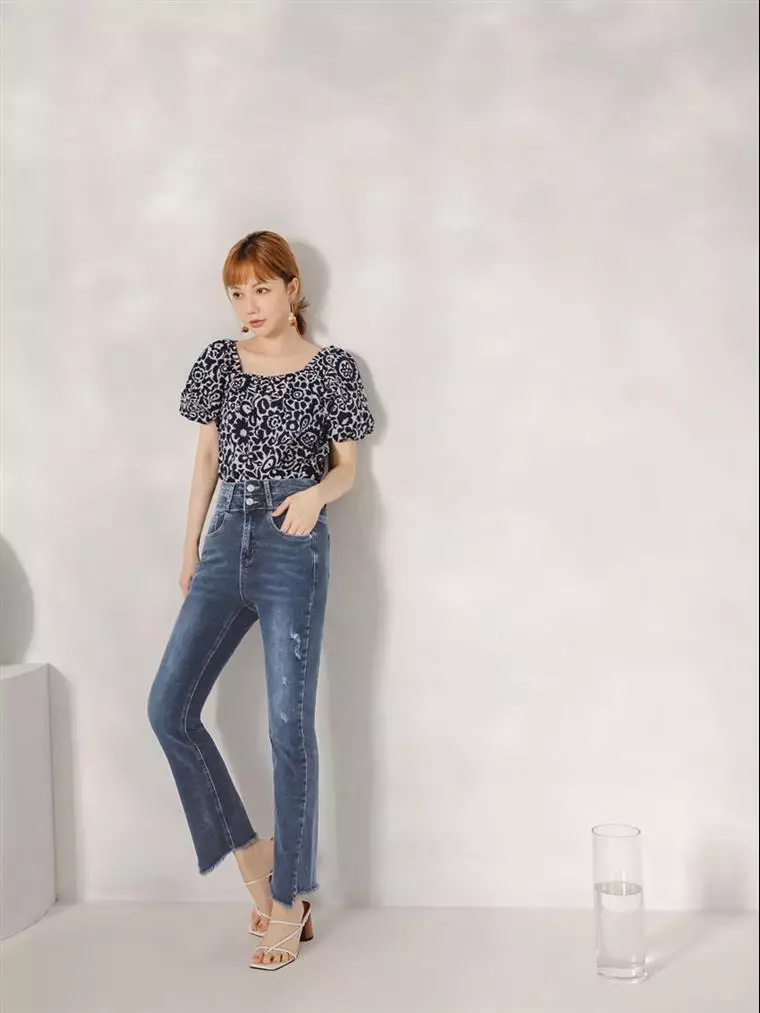 High-Waisted Frayed Hem Flare Pants (Short/Regular Length) [BA7081]