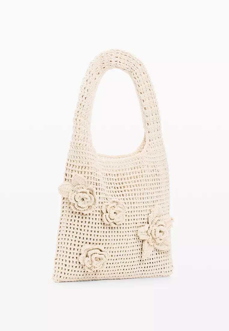 Crochet bag with flowers