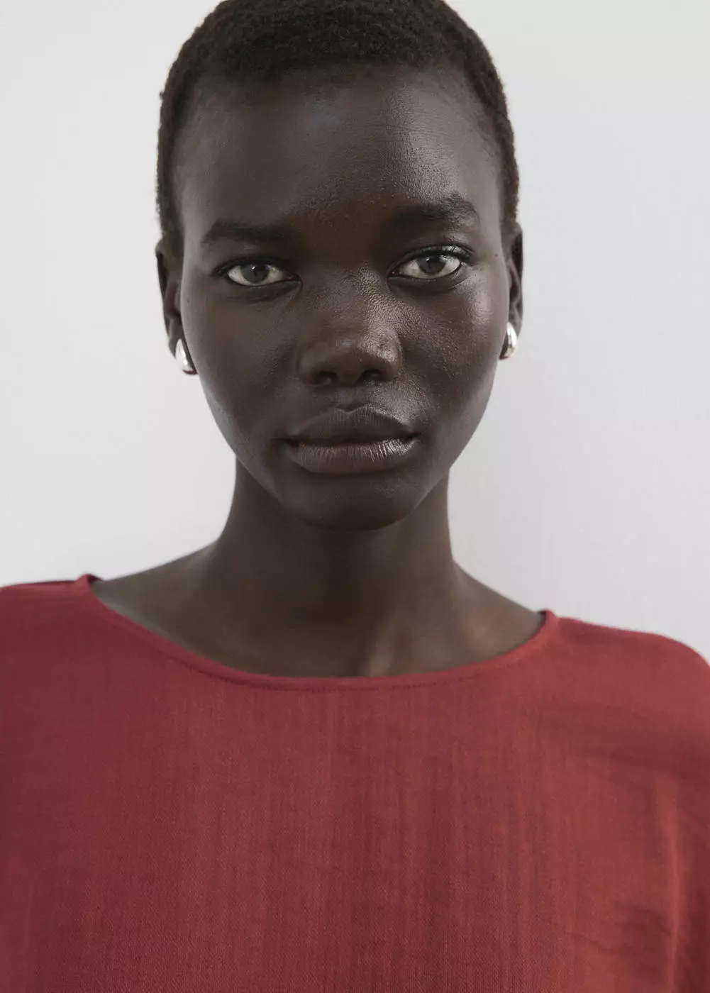 Blus lengan tiga perempat